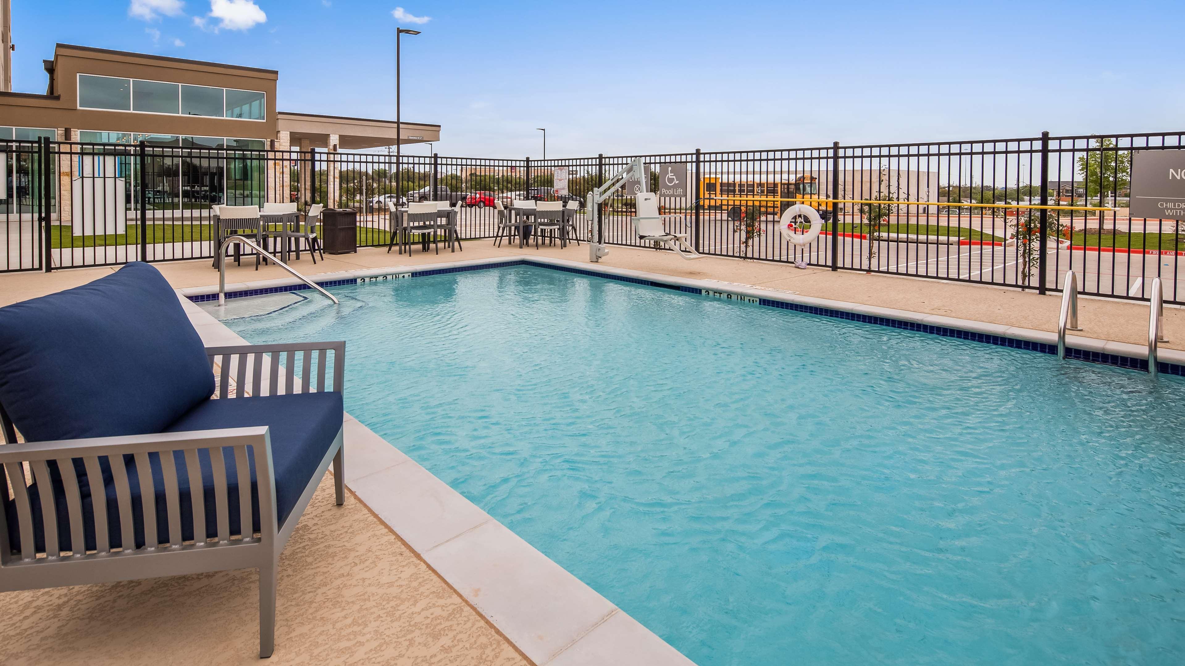 Best Western Plus Drayton Valley All Suites Εξωτερικό φωτογραφία